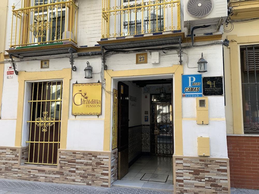 Pension La Giraldilla - Seville