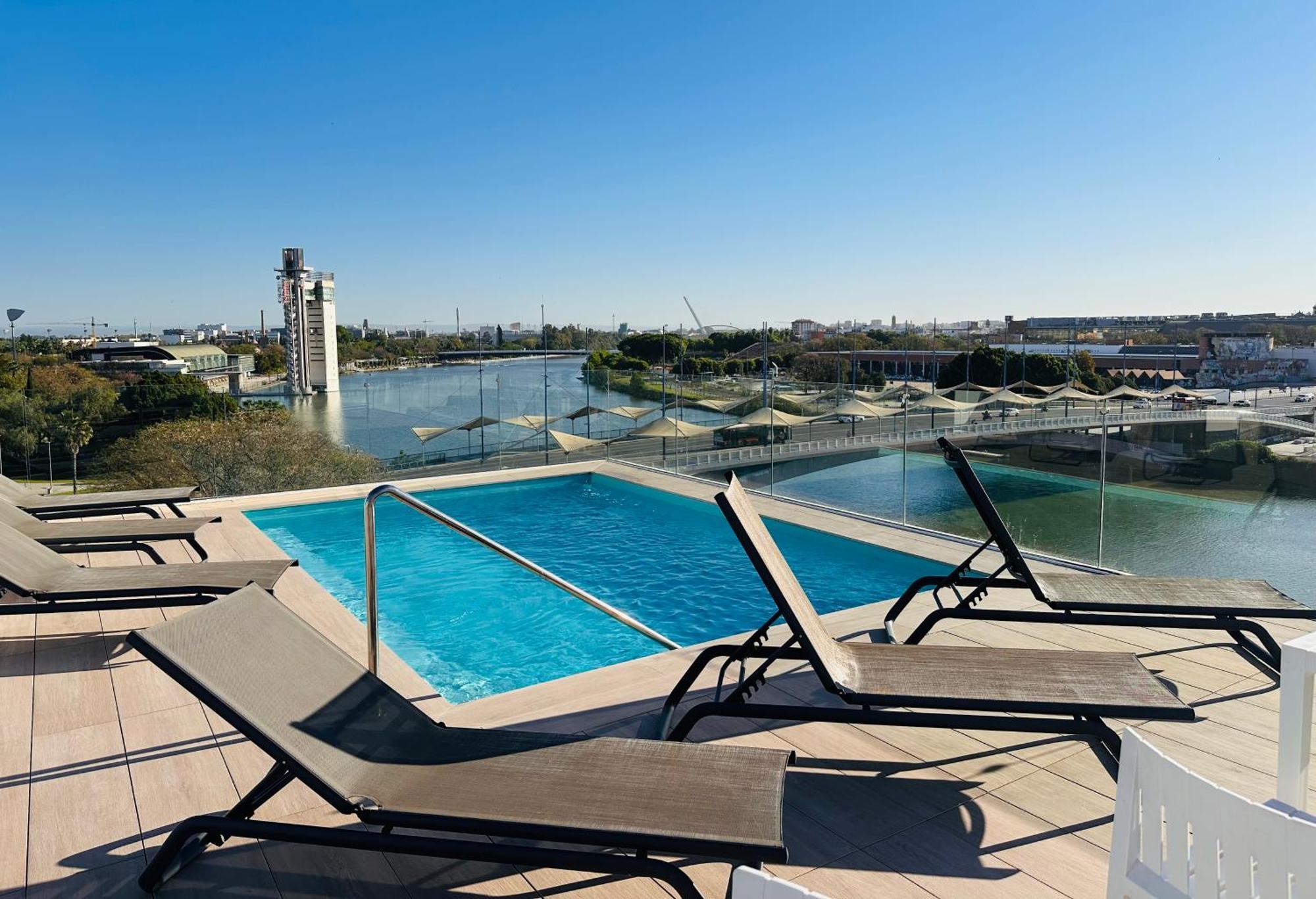 Ribera De Triana Hotel